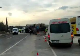 Adıyaman'da Tır-Vinç Kazası: 2 Yaralı