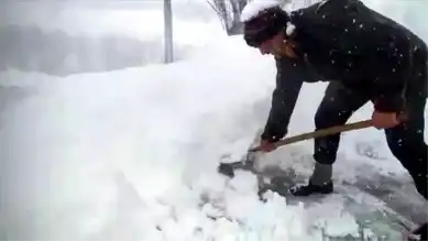 Arıkonak'ta Yağıştan Sonra Dam Küreme Çalışmaları Başladı